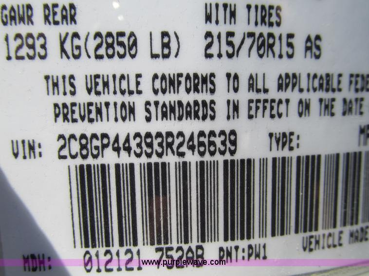 image for item G9398 2003 Chrysler Town & Country LX van