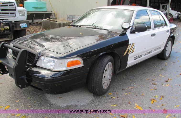 image for item G9401 2008 Ford Crown Victoria Police Interceptor