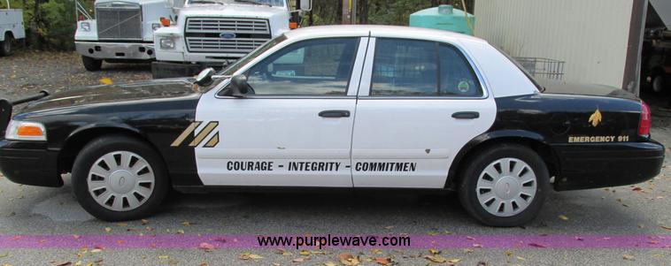 image for item G9401 2008 Ford Crown Victoria Police Interceptor