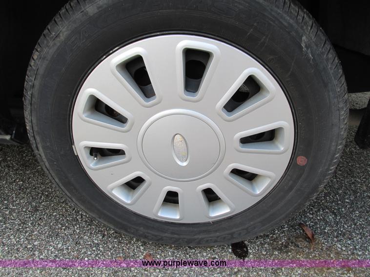 image for item G9401 2008 Ford Crown Victoria Police Interceptor