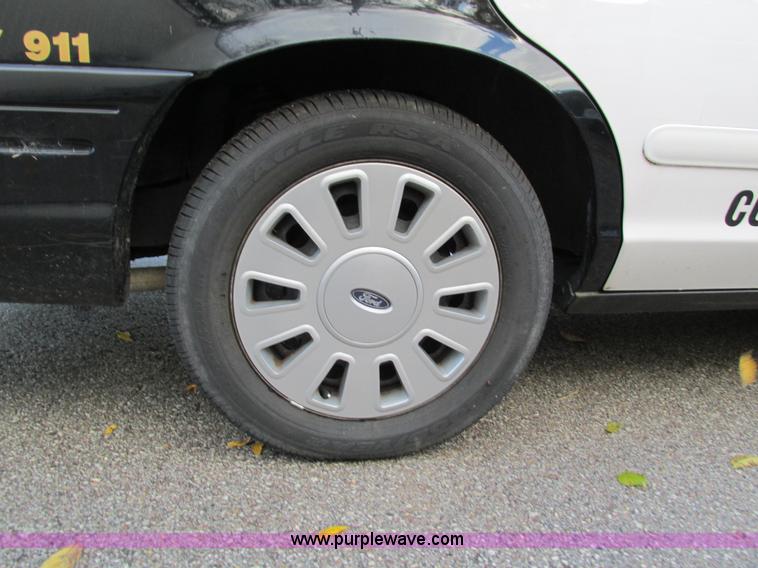 image for item G9401 2008 Ford Crown Victoria Police Interceptor