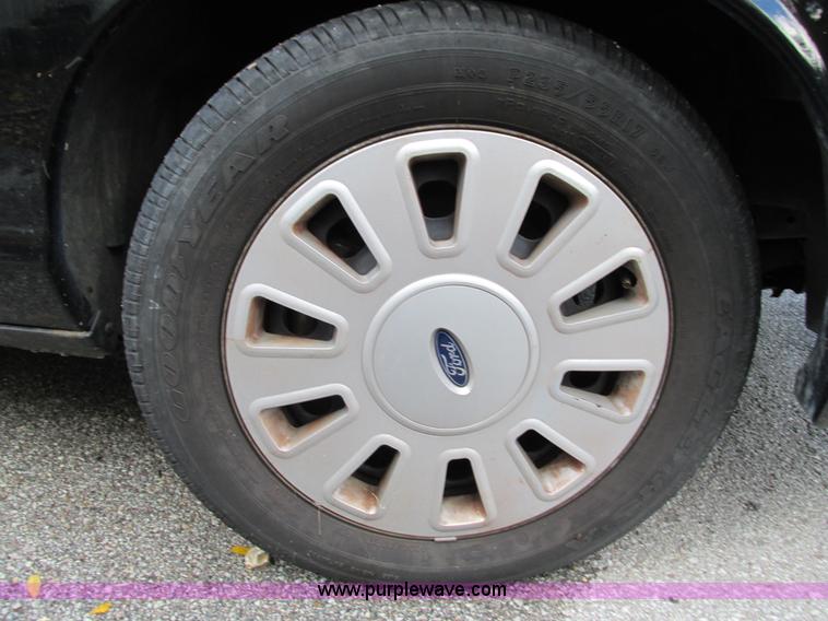 image for item G9401 2008 Ford Crown Victoria Police Interceptor