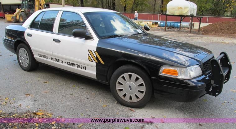 image for item G9401 2008 Ford Crown Victoria Police Interceptor