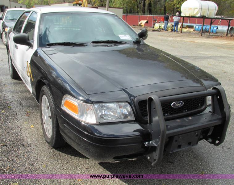 image for item G9402 2008 Ford Crown Victoria Police Interceptor
