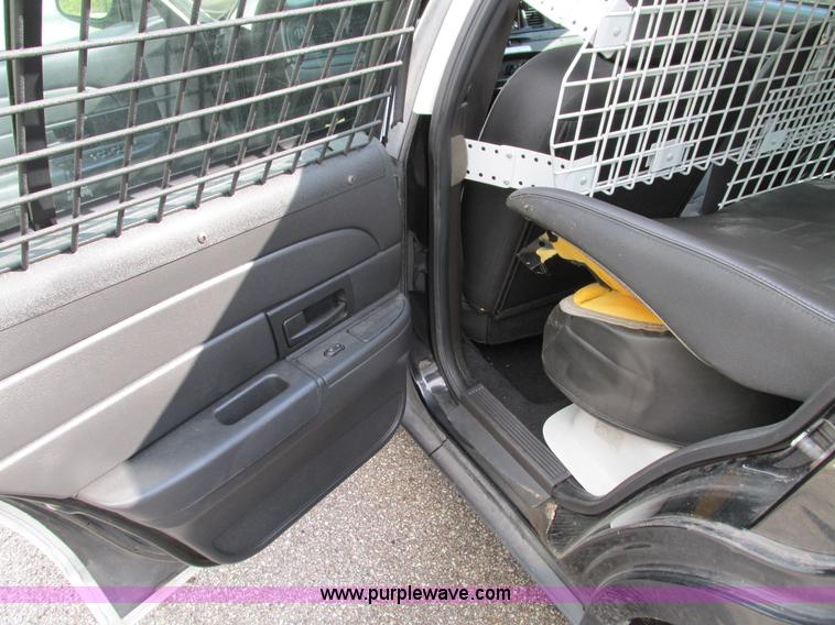 image for item G9402 2008 Ford Crown Victoria Police Interceptor