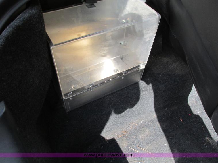 image for item G9402 2008 Ford Crown Victoria Police Interceptor