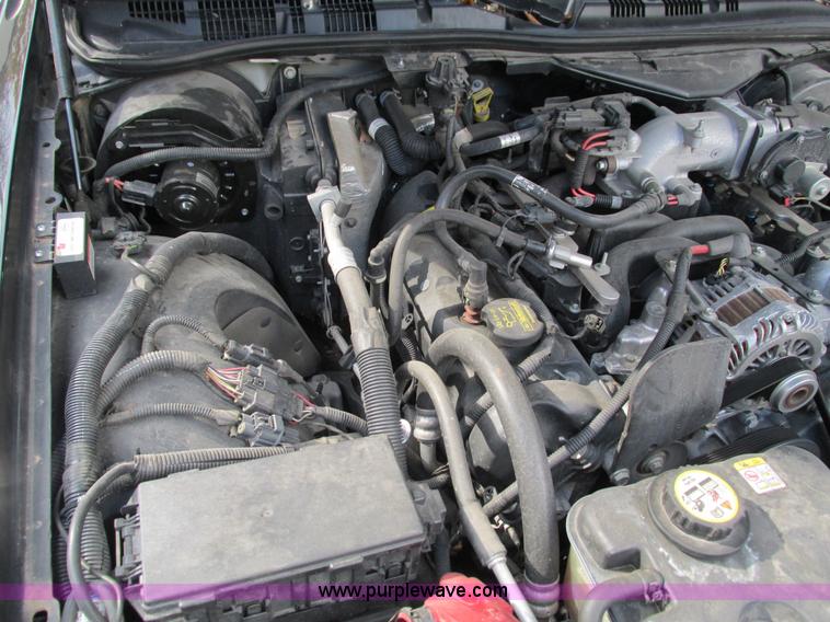 image for item G9402 2008 Ford Crown Victoria Police Interceptor