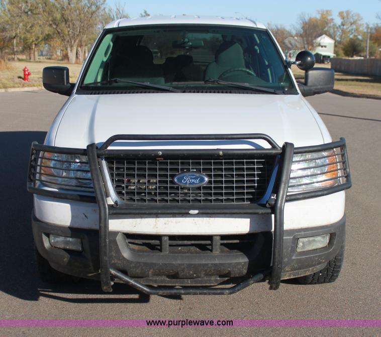 image for item H7307 2005 Ford Expedition XLT SUV