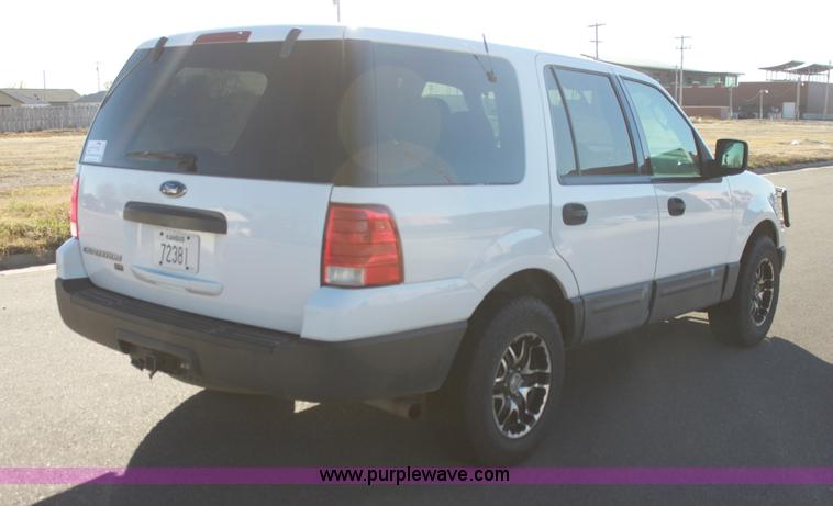 image for item H7307 2005 Ford Expedition XLT SUV
