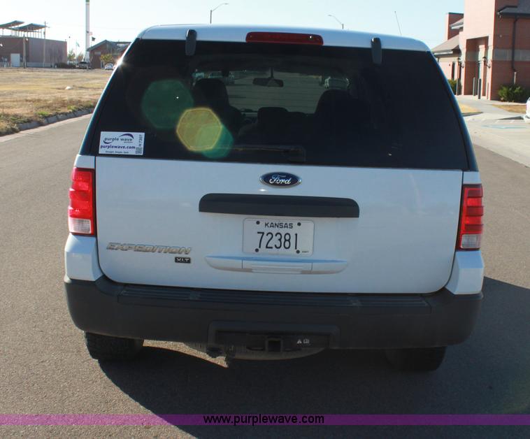 image for item H7307 2005 Ford Expedition XLT SUV