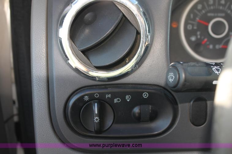 image for item H7307 2005 Ford Expedition XLT SUV