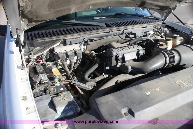 image for item H7307 2005 Ford Expedition XLT SUV