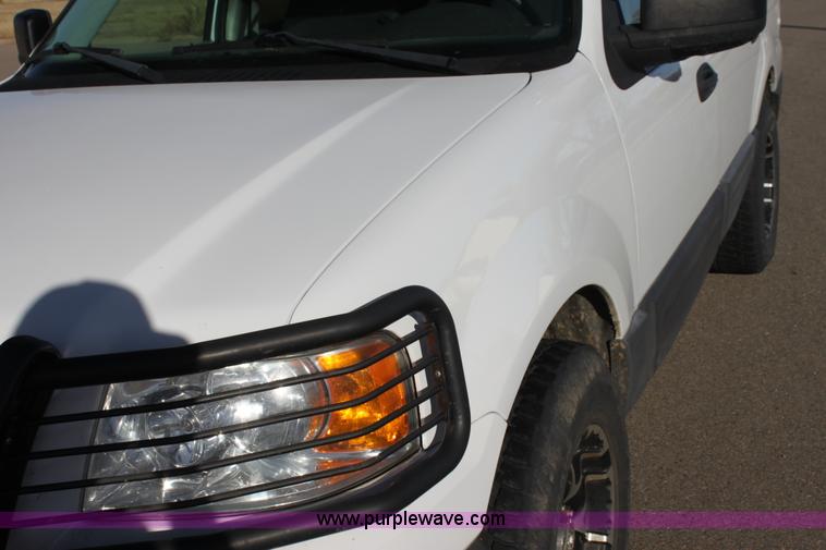 image for item H7307 2005 Ford Expedition XLT SUV
