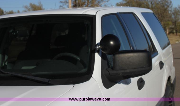 image for item H7307 2005 Ford Expedition XLT SUV