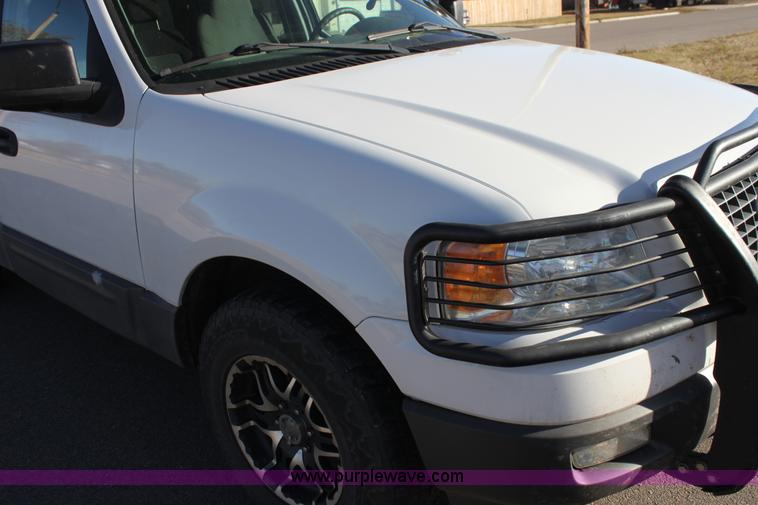 image for item H7307 2005 Ford Expedition XLT SUV