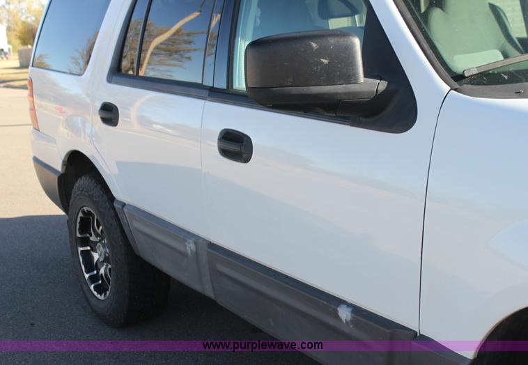 image for item H7307 2005 Ford Expedition XLT SUV