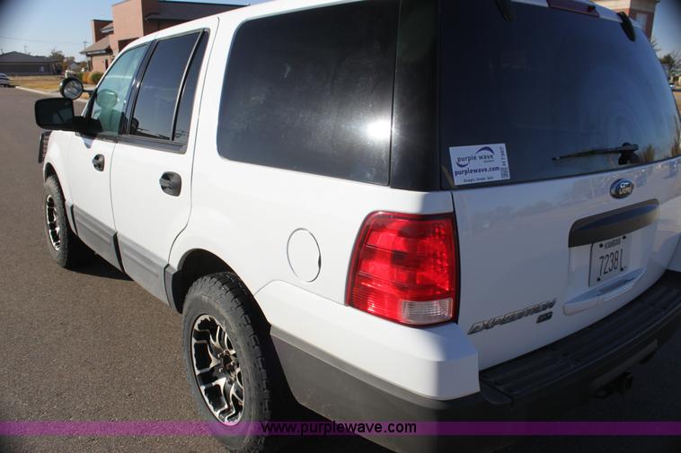 image for item H7307 2005 Ford Expedition XLT SUV