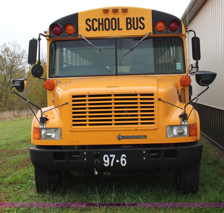 image for item H7964 1997 International 3800 school bus