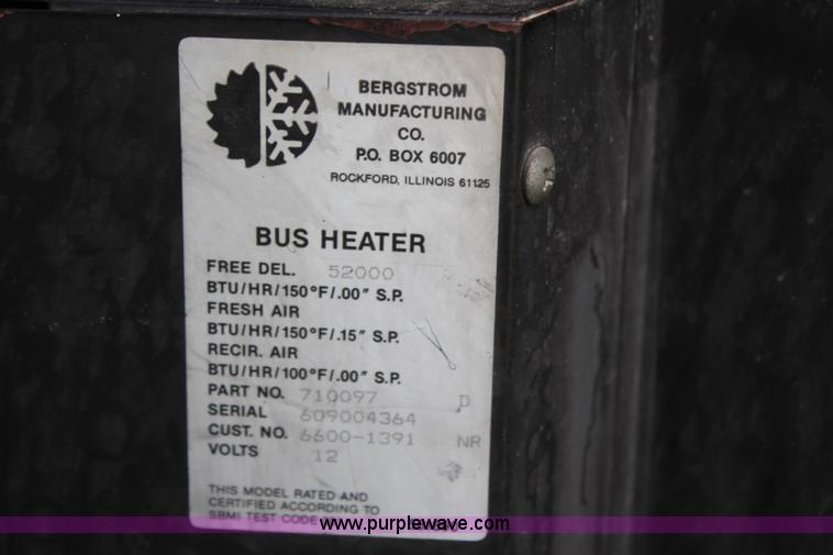 image for item H7964 1997 International 3800 school bus