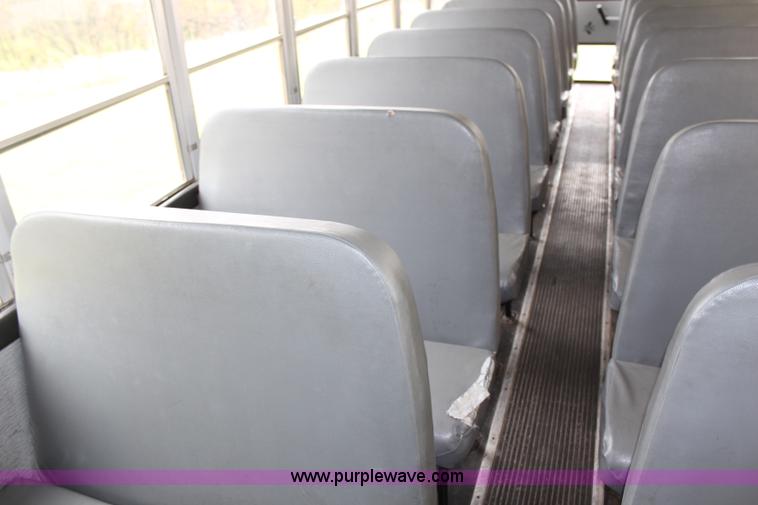 image for item H7964 1997 International 3800 school bus