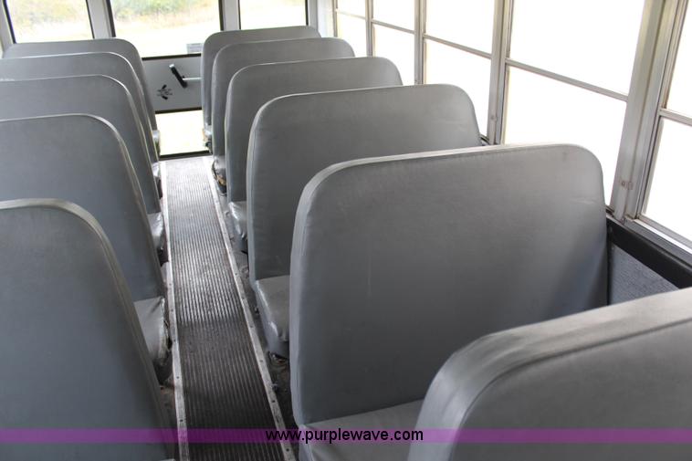 image for item H7964 1997 International 3800 school bus