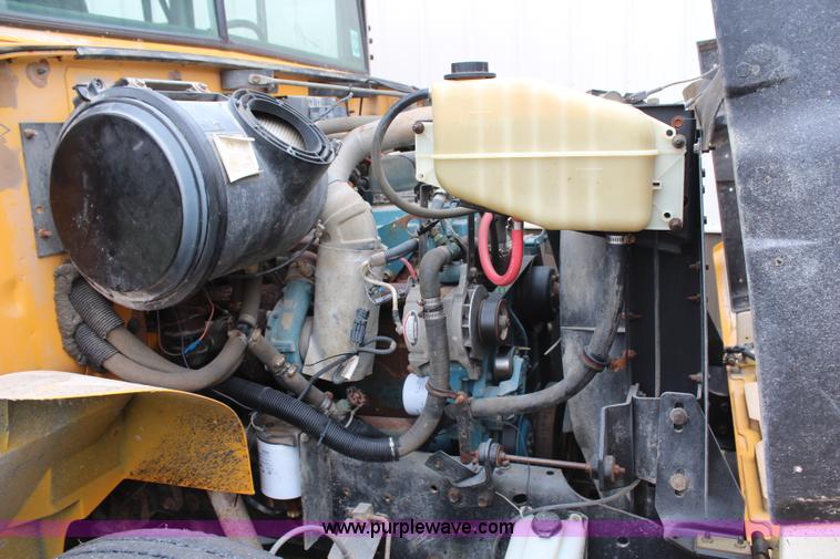 image for item H7964 1997 International 3800 school bus