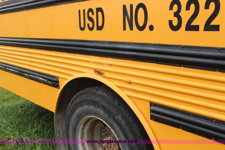 image for item H7964 1997 International 3800 school bus