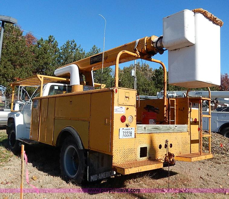 image for item H9534 1986 Ford F600G bucket truck