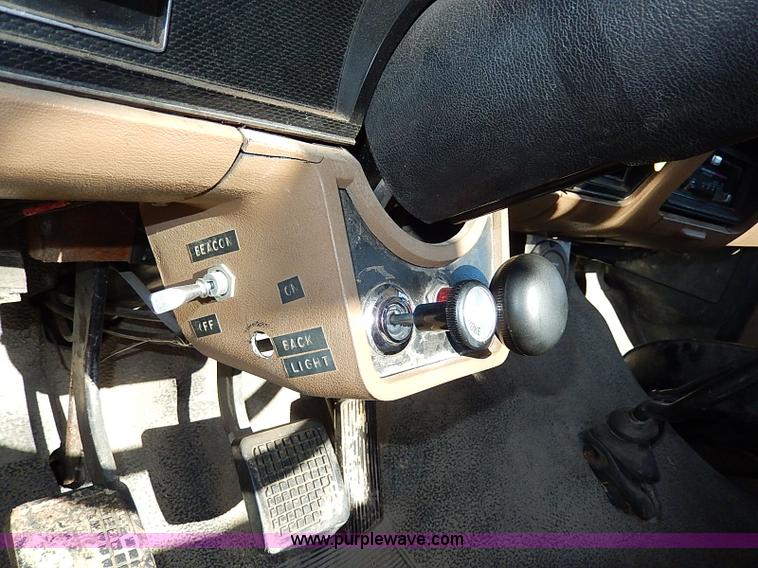 image for item H9534 1986 Ford F600G bucket truck