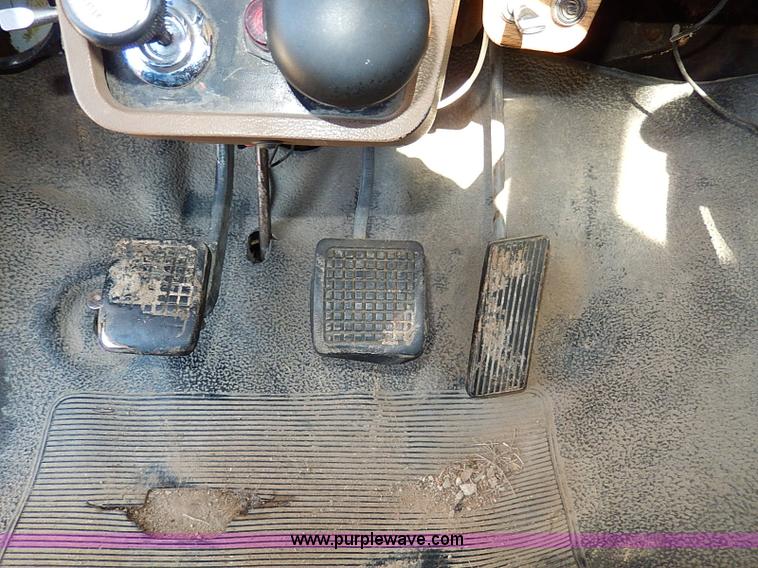 image for item H9534 1986 Ford F600G bucket truck