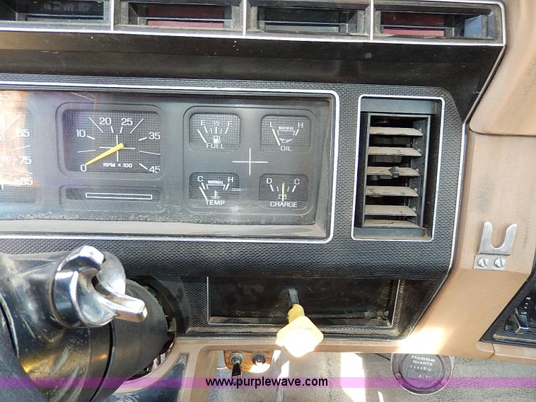 image for item H9534 1986 Ford F600G bucket truck