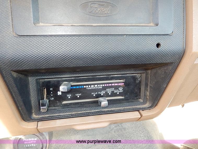 image for item H9534 1986 Ford F600G bucket truck