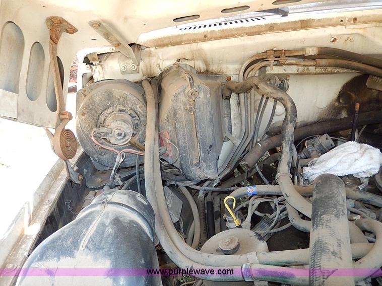 image for item H9534 1986 Ford F600G bucket truck