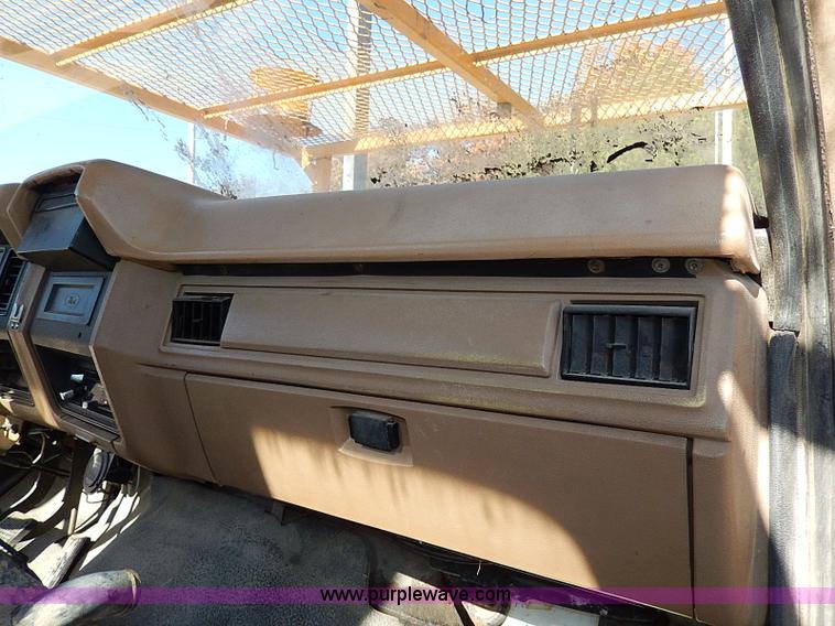 image for item H9534 1986 Ford F600G bucket truck