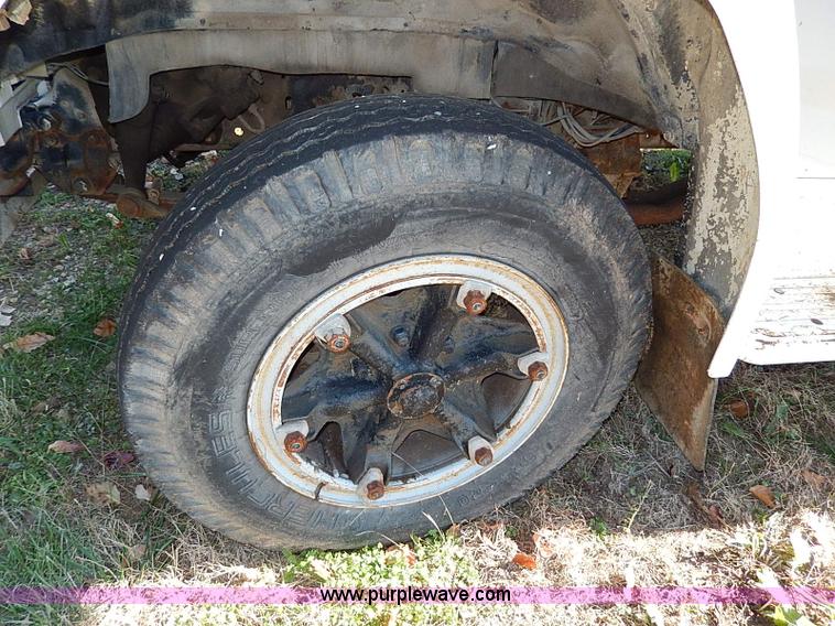 image for item H9534 1986 Ford F600G bucket truck