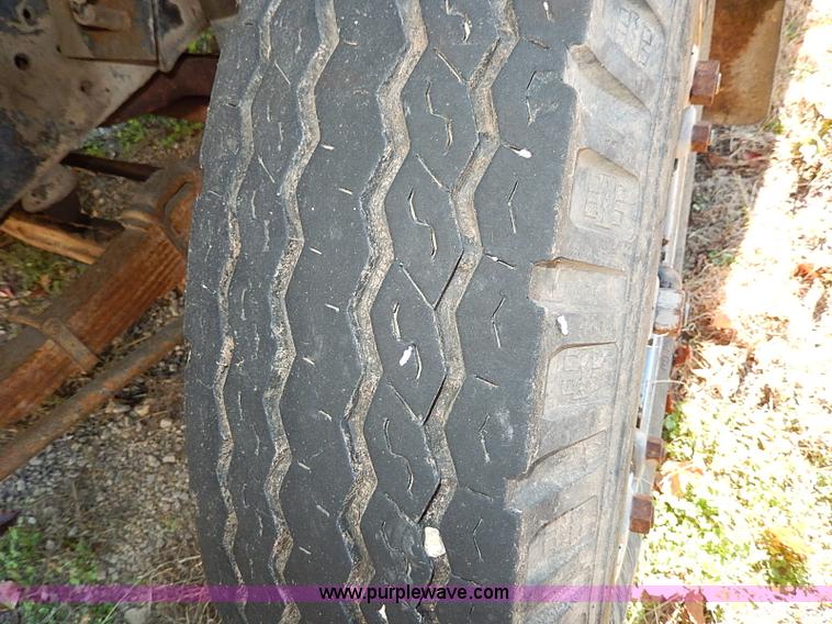 image for item H9534 1986 Ford F600G bucket truck