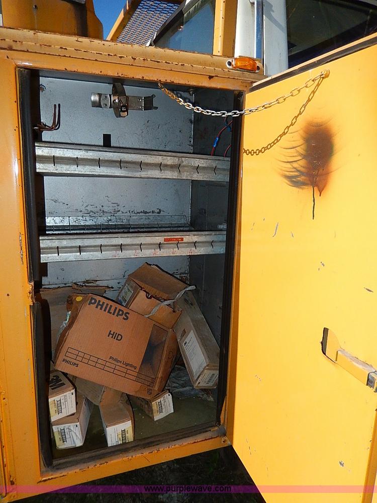 image for item H9534 1986 Ford F600G bucket truck