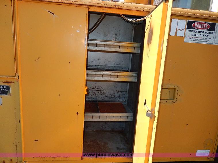 image for item H9534 1986 Ford F600G bucket truck