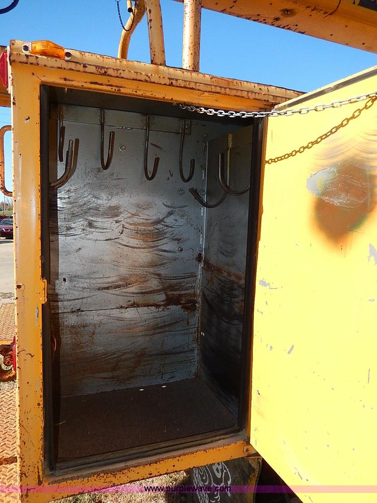 image for item H9534 1986 Ford F600G bucket truck