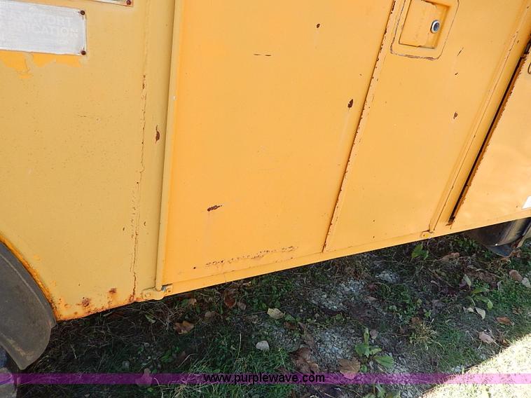 image for item H9534 1986 Ford F600G bucket truck