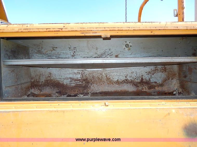 image for item H9534 1986 Ford F600G bucket truck