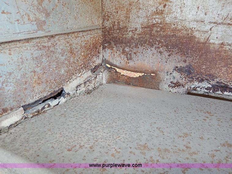 image for item H9534 1986 Ford F600G bucket truck