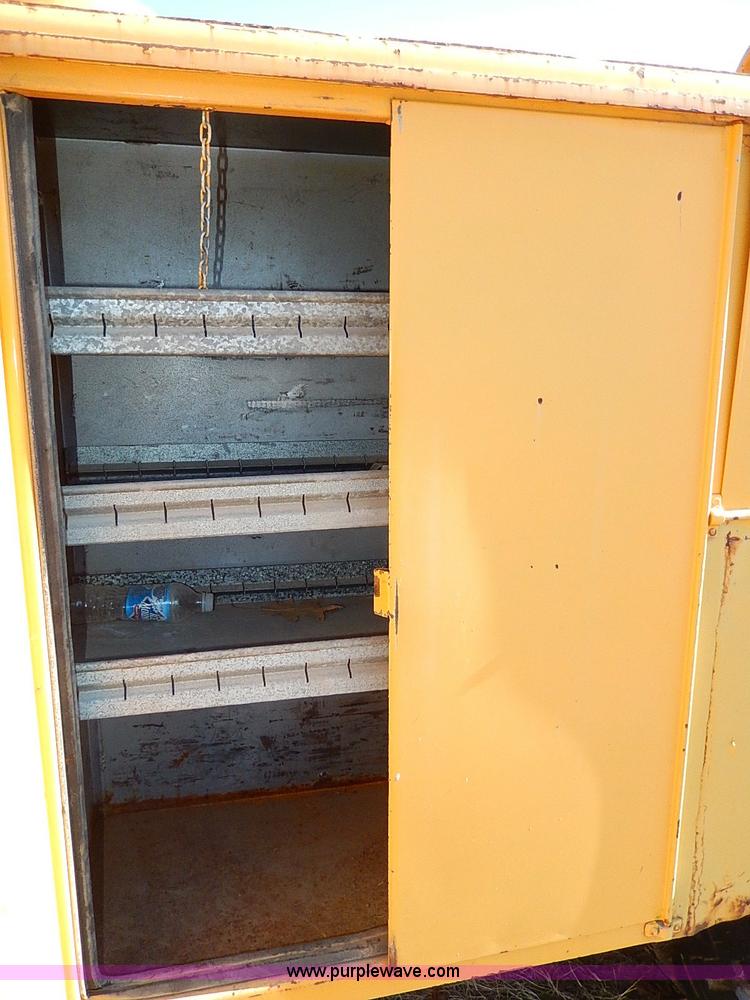 image for item H9534 1986 Ford F600G bucket truck