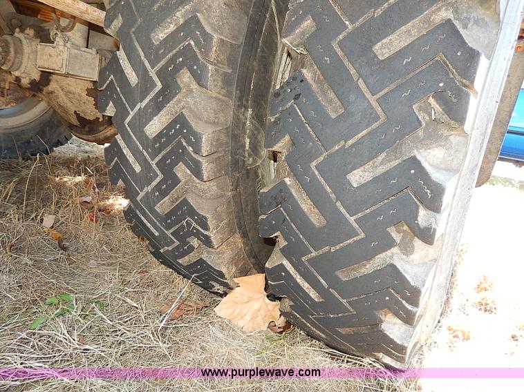 image for item H9534 1986 Ford F600G bucket truck
