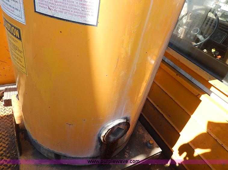 image for item H9534 1986 Ford F600G bucket truck