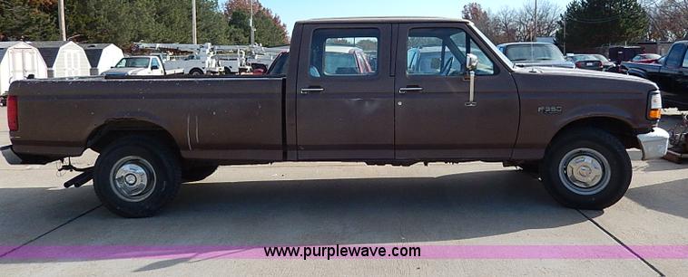 image for item H9535 1993 Ford F350 XL Crew Cab pickup truck