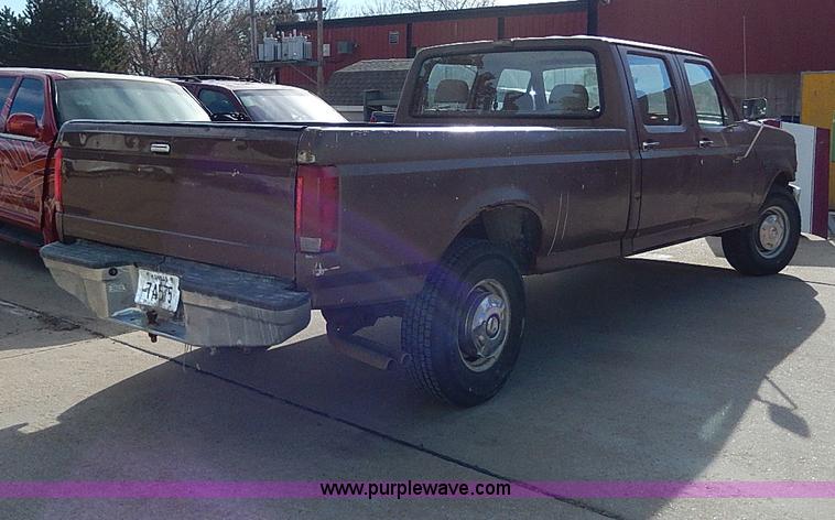image for item H9535 1993 Ford F350 XL Crew Cab pickup truck