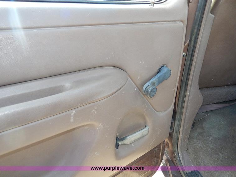 image for item H9535 1993 Ford F350 XL Crew Cab pickup truck