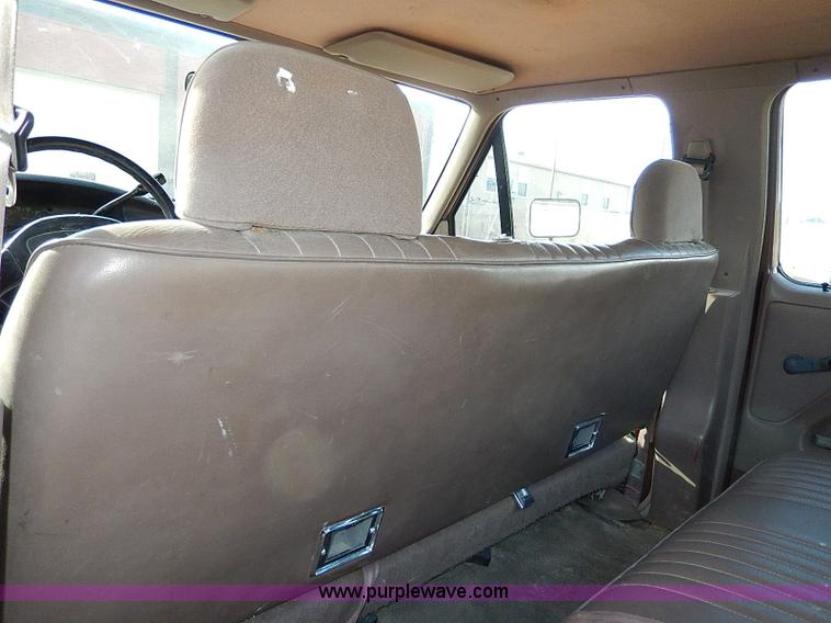 image for item H9535 1993 Ford F350 XL Crew Cab pickup truck