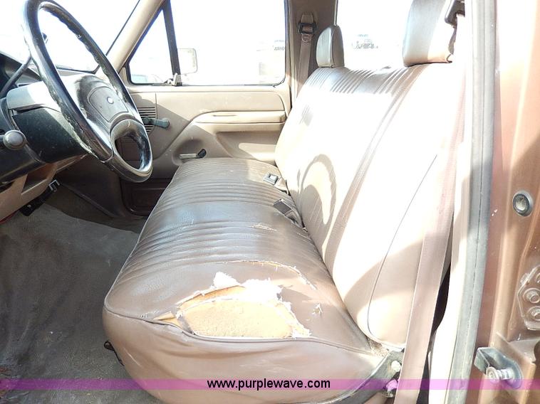 image for item H9535 1993 Ford F350 XL Crew Cab pickup truck